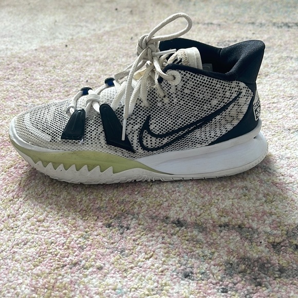 kyrie 7 brooklyn beats